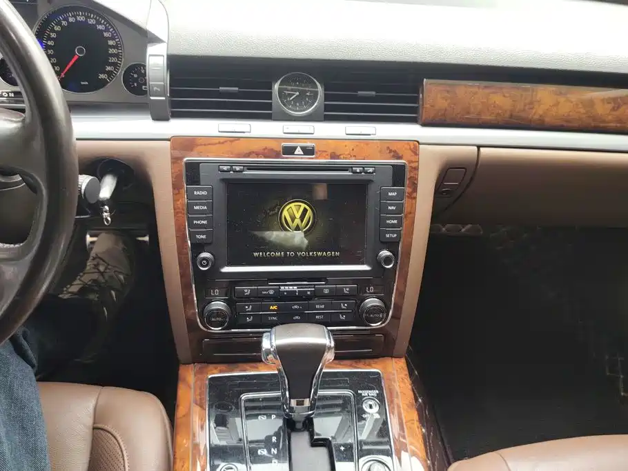 Volkswagen Phaeton — миниатюра 13