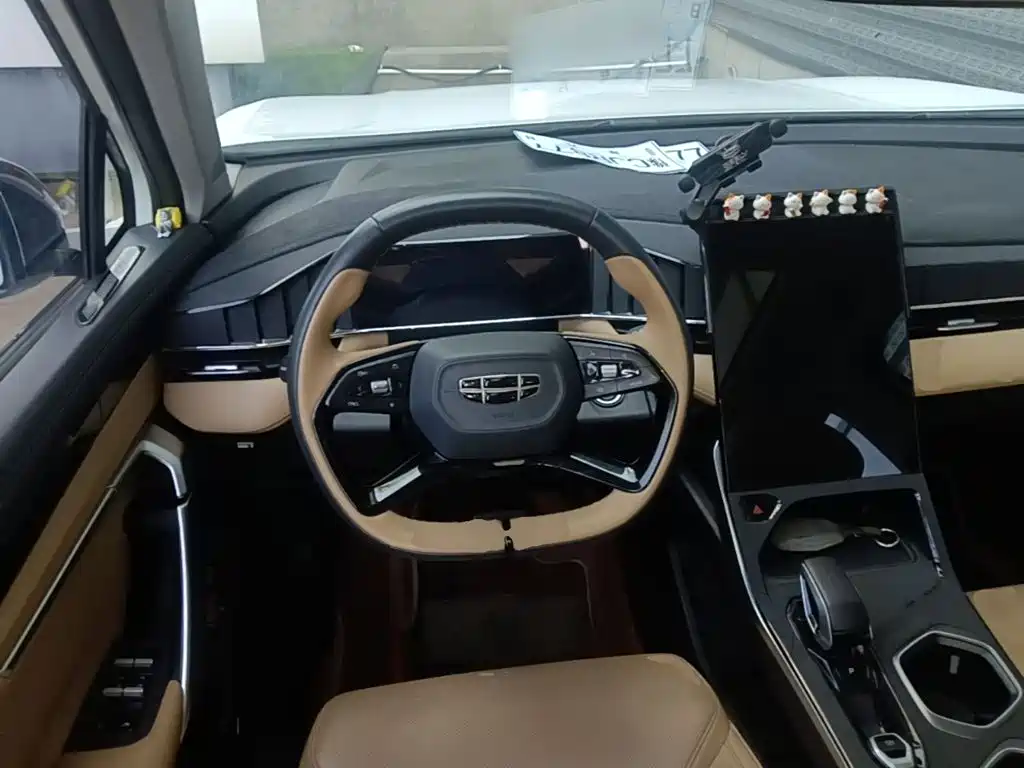 Geely Boyue L — миниатюра 11