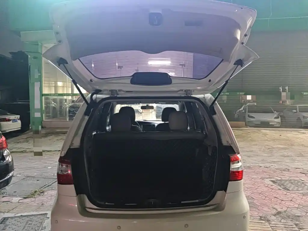 Nissan Livina — миниатюра 19