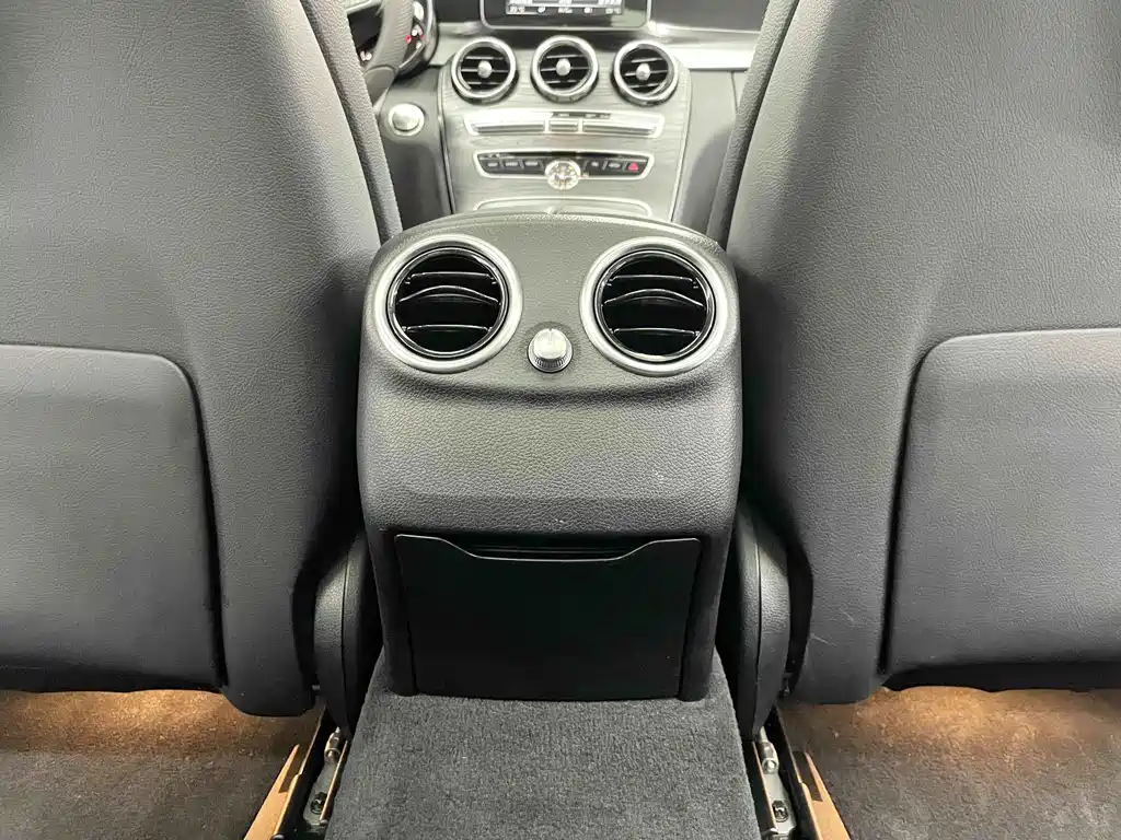 Mercedes-Benz C-Class — миниатюра 14