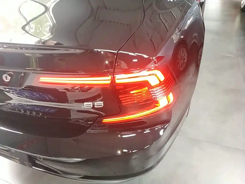 Volvo S90 — миниатюра 8