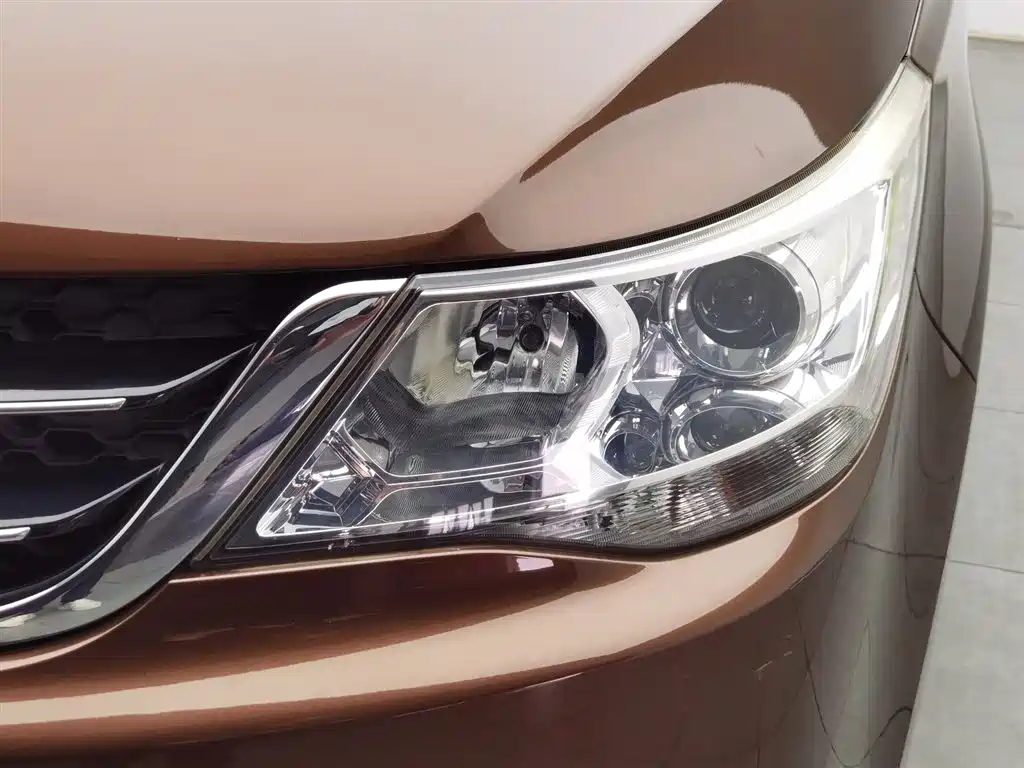 Baojun 730 2016 1.5L MT Comfort 7 мест V