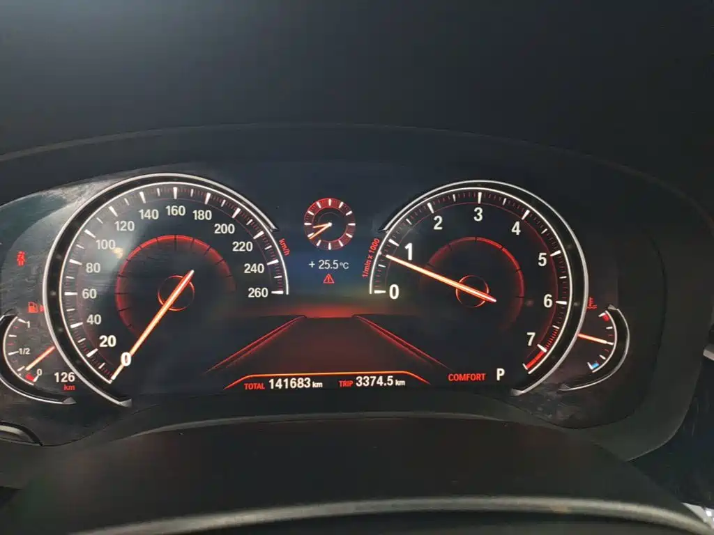 BMW 5 Series — миниатюра 12