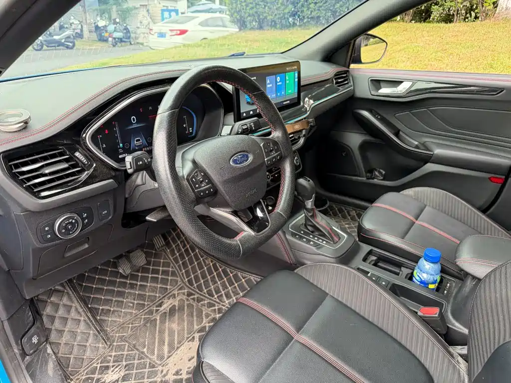 Ford Focus — миниатюра 7