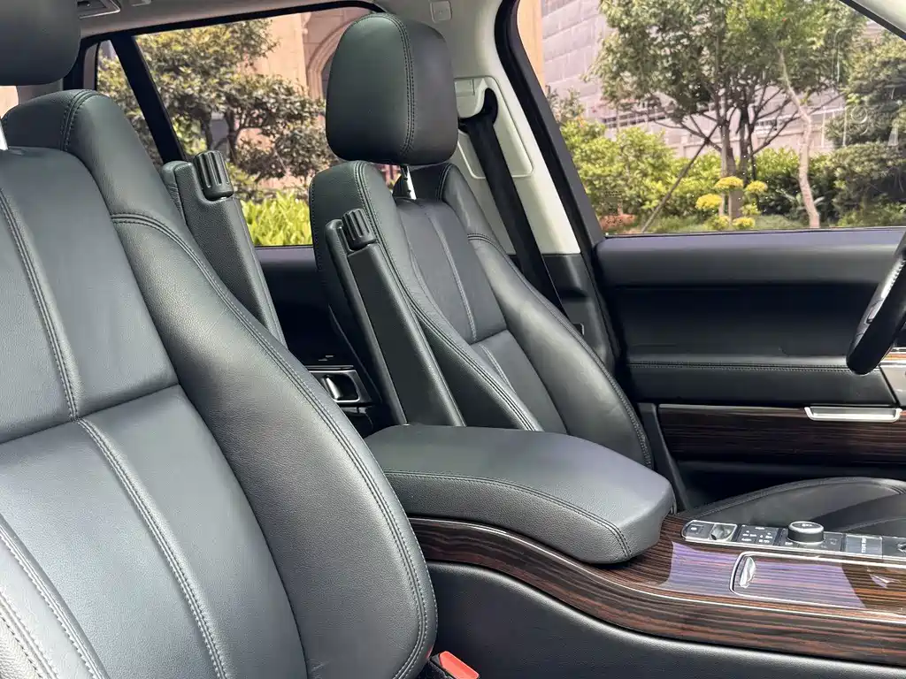 Land Rover Range Rover — миниатюра 13
