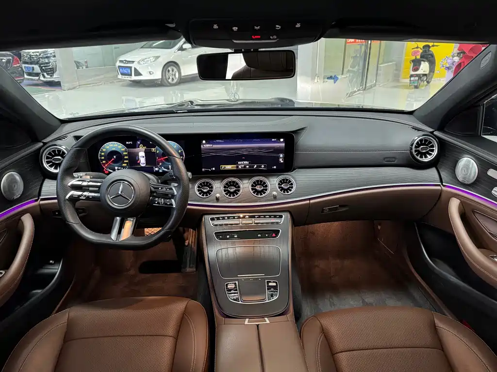 Mercedes-Benz E-Class — миниатюра 5