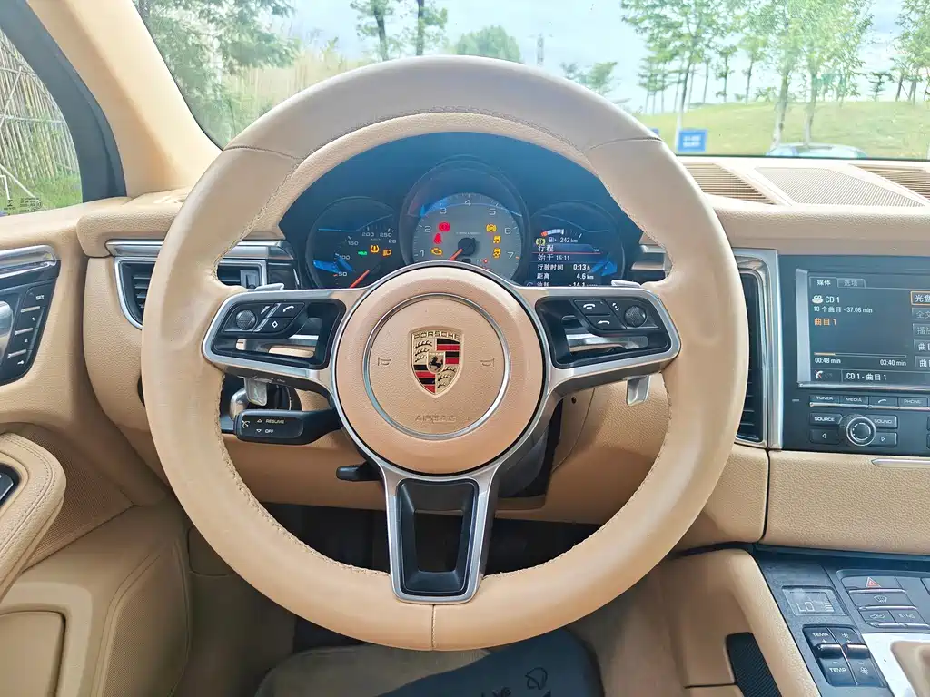 Porsche Macan — миниатюра 17