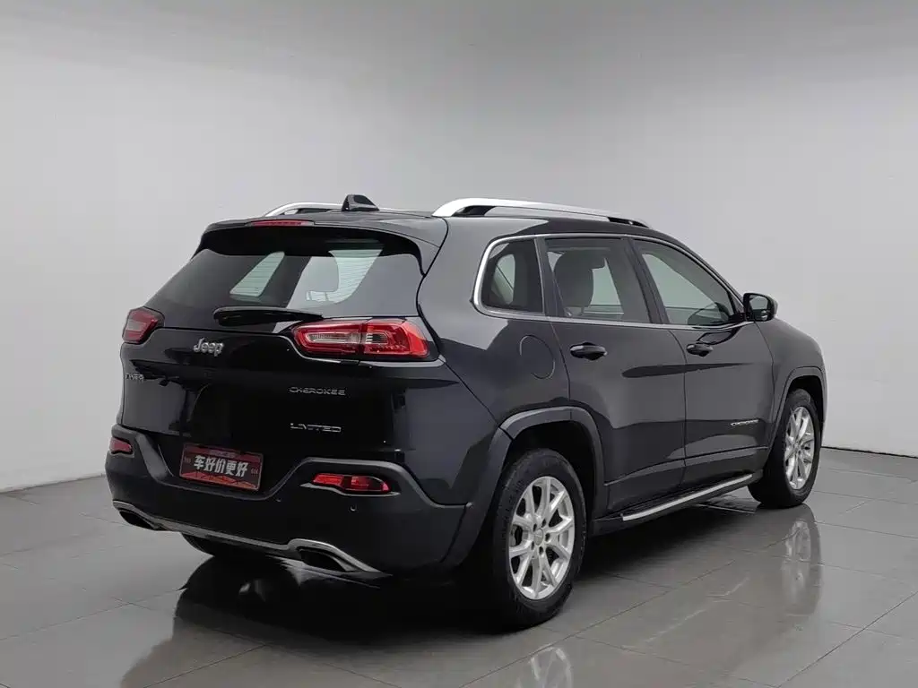 Jeep Cherokee — миниатюра 2