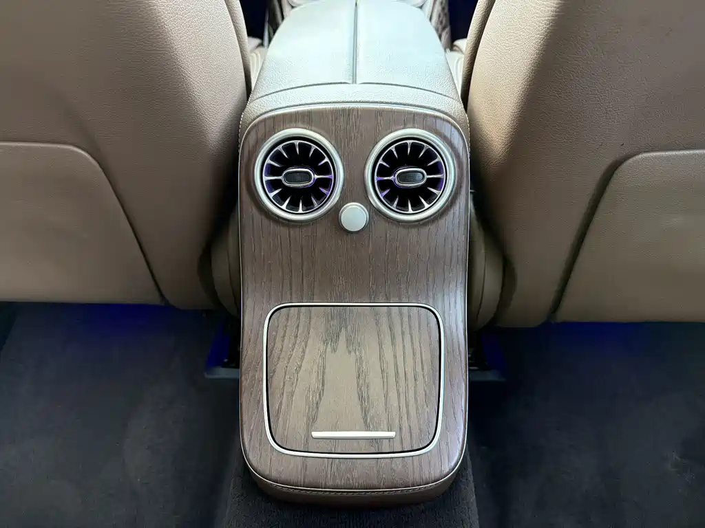 Mercedes-Benz E-Class — миниатюра 14