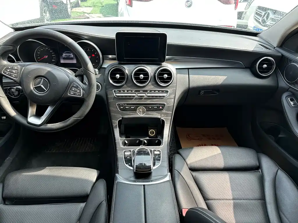 Mercedes-Benz C-Class — миниатюра 10