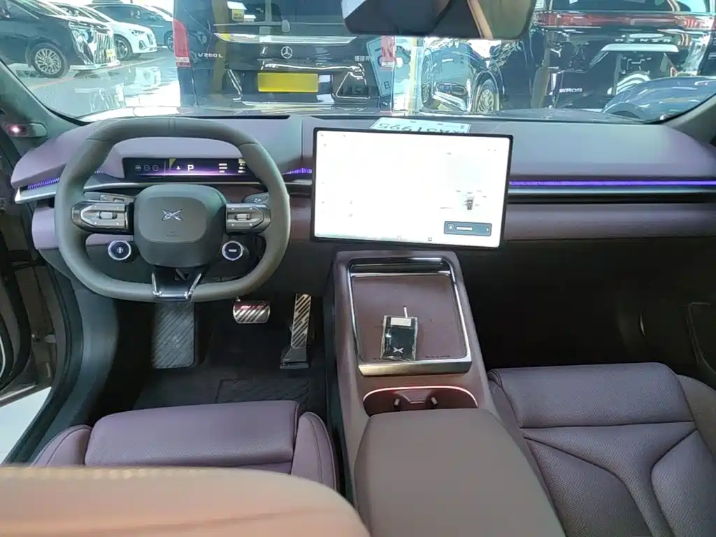 XPeng P7 — миниатюра 10