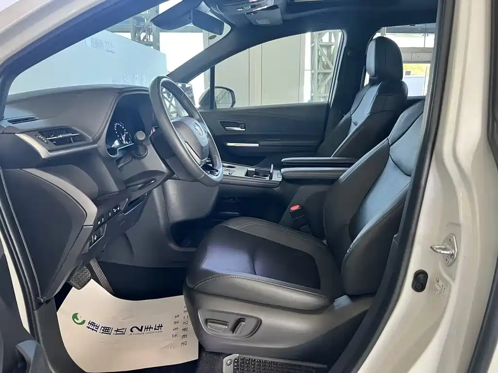 Toyota Sienna — миниатюра 30