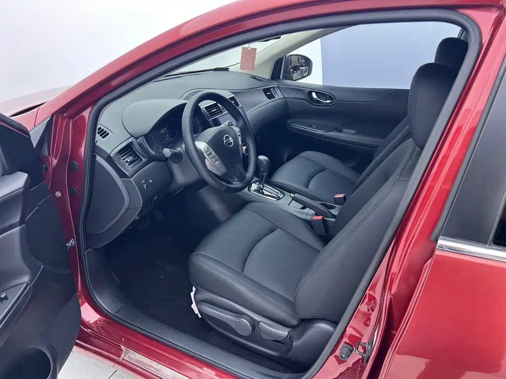 Nissan Tiida — миниатюра 4