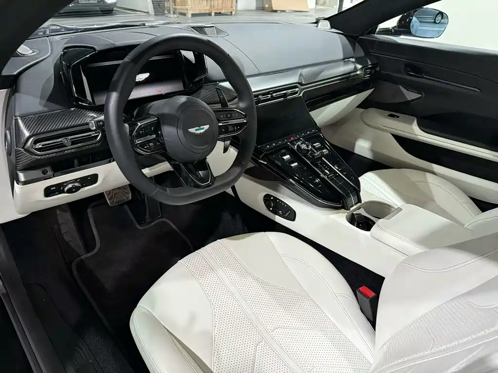 Aston Martin V8 Vantage 2024 4.0T V8 Coupe