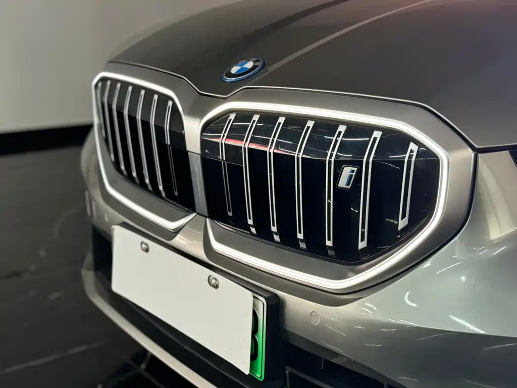 BMW i5 2024 eDrive 35L Luxury