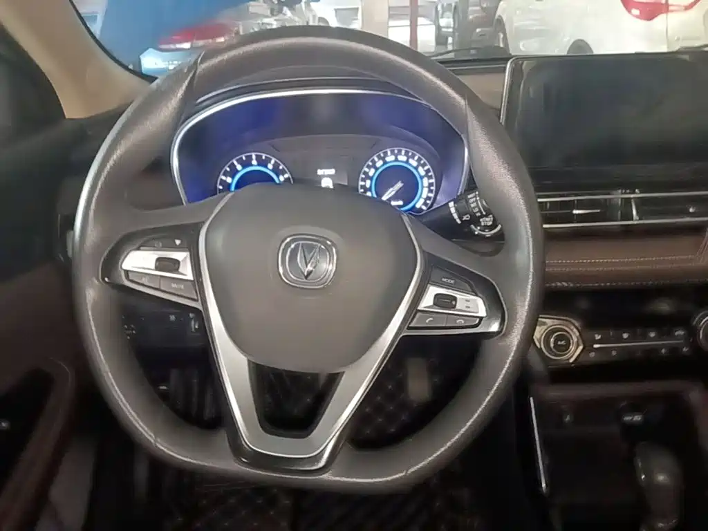 Changan Eado DT — миниатюра 11
