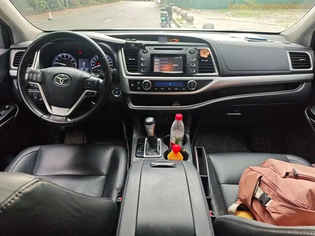 Toyota Highlander 2017 2.0T Luxury 7 мест