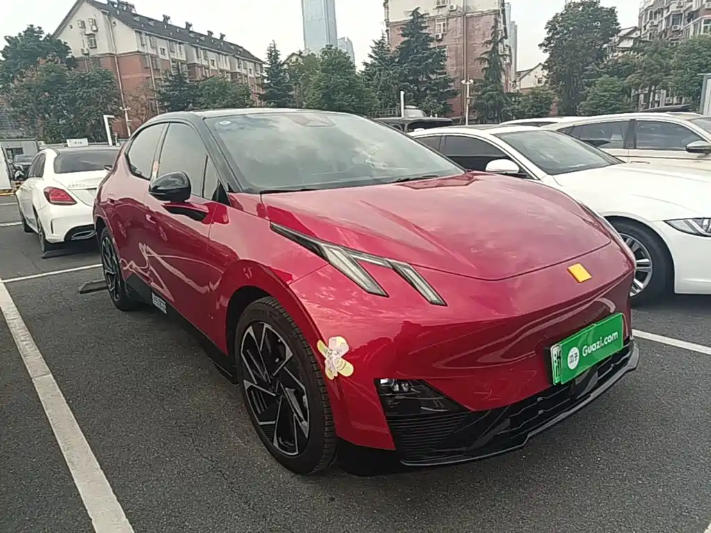 Lynk & Co 20 — миниатюра 22