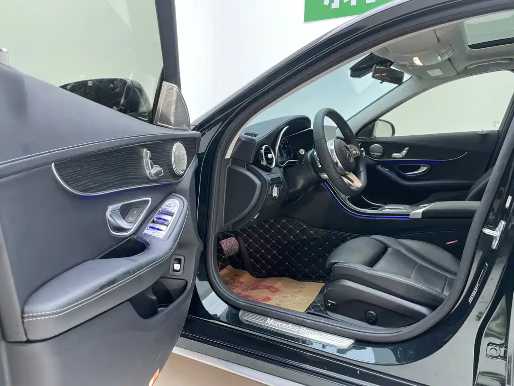 Mercedes-Benz C-Class — миниатюра 16