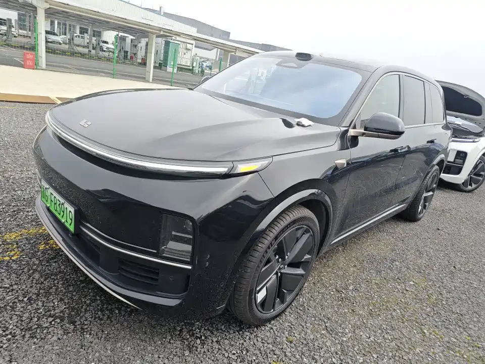 Li Auto Li L9 2025
