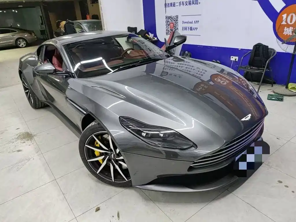 Aston Martin DB11 — миниатюра 2