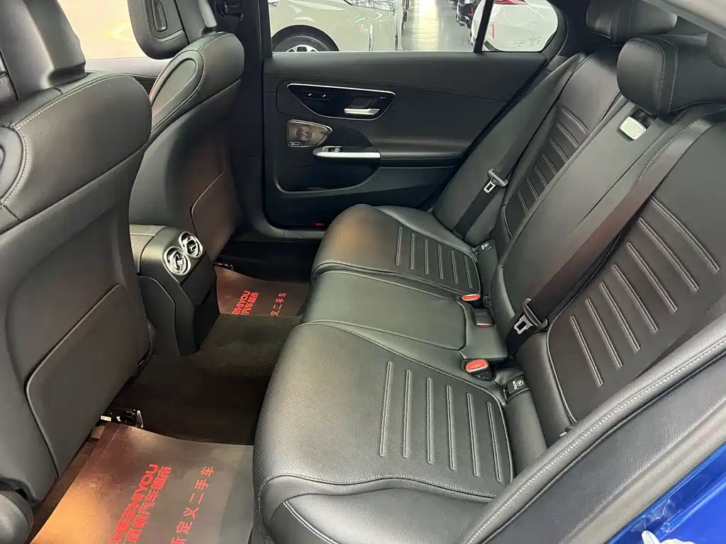 Mercedes-Benz C-Class — миниатюра 10