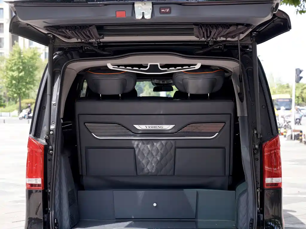 Mercedes-Benz V-Class — миниатюра 28