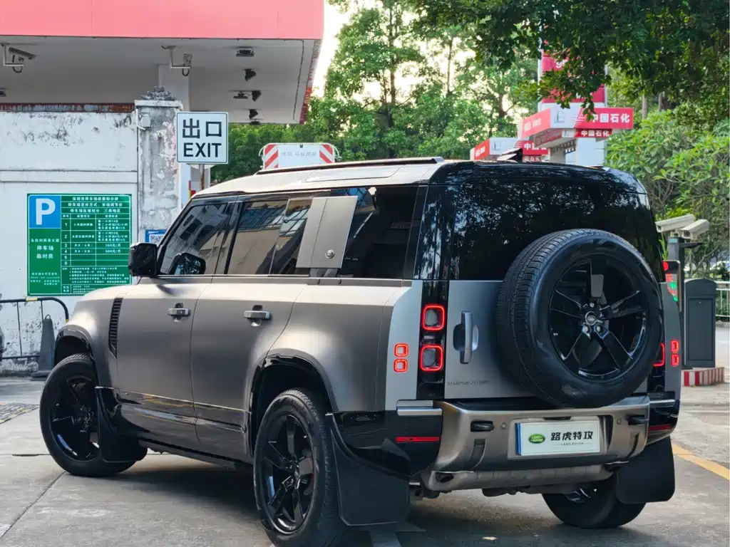 Land Rover Defender — миниатюра 12