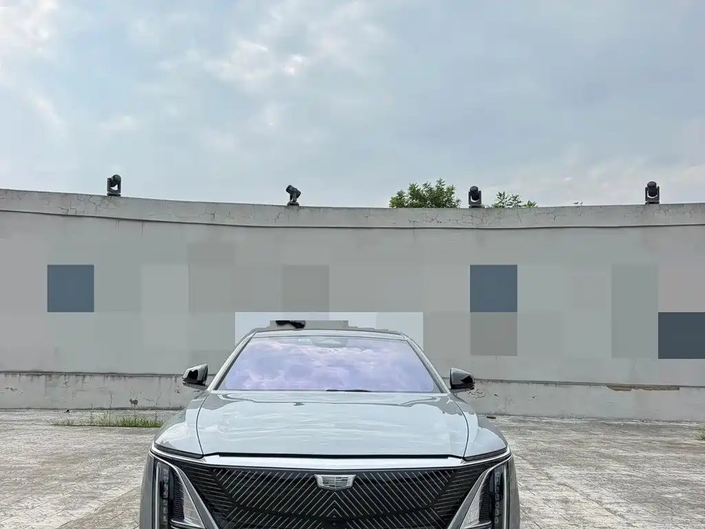 Cadillac Lyriq — миниатюра 4