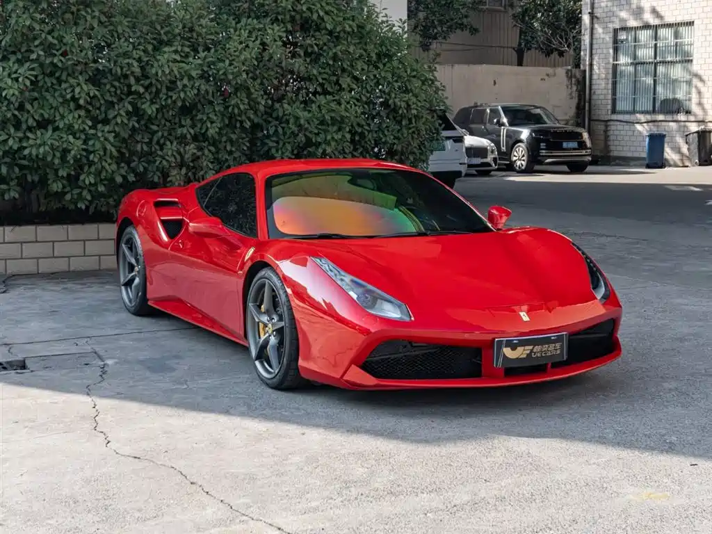 FERRARI 488