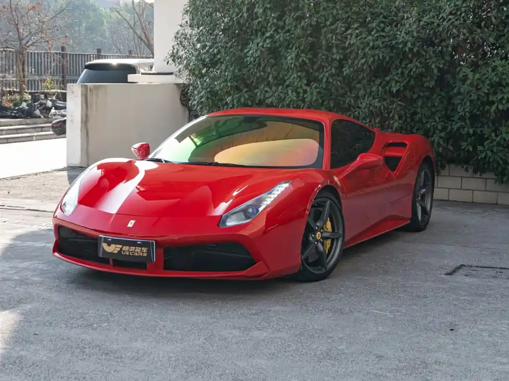 FERRARI 488