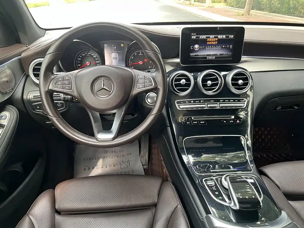 Mercedes-Benz GLC — миниатюра 8