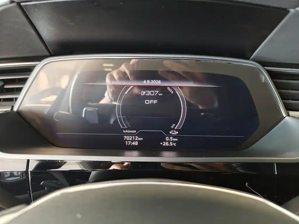 Audi e-tron (Import) — миниатюра 9
