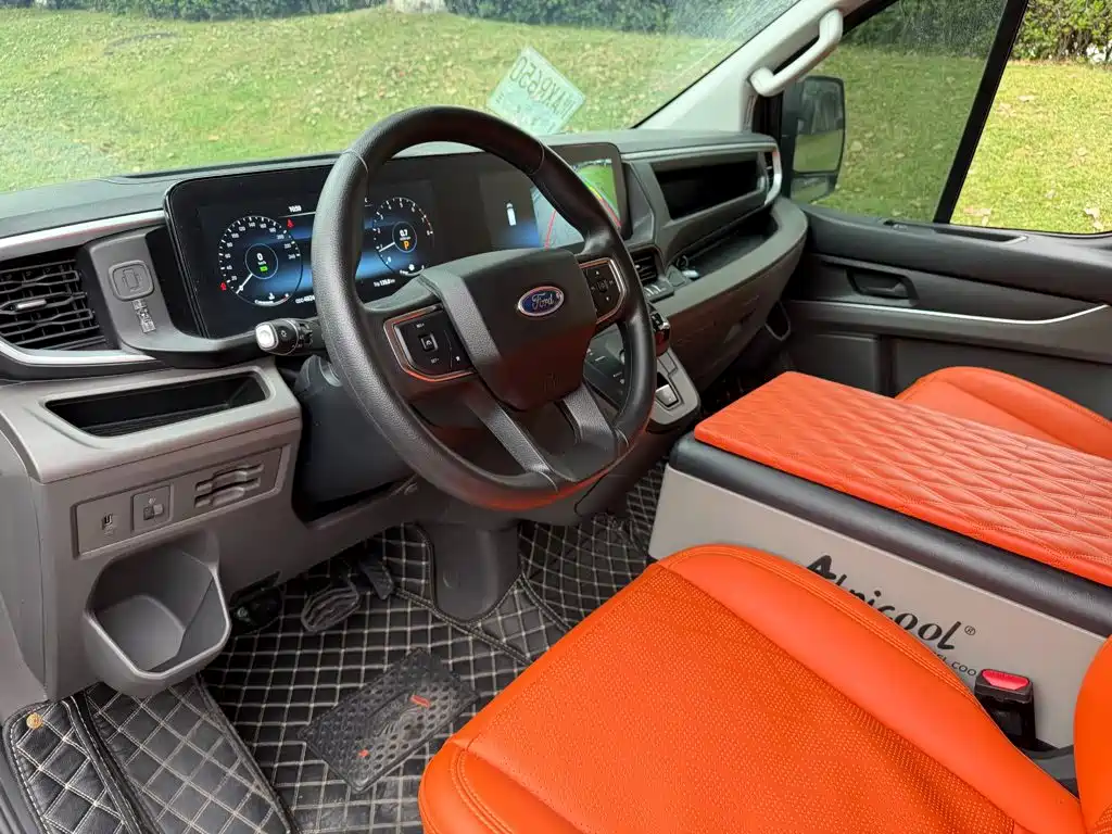 Ford Transit — миниатюра 7