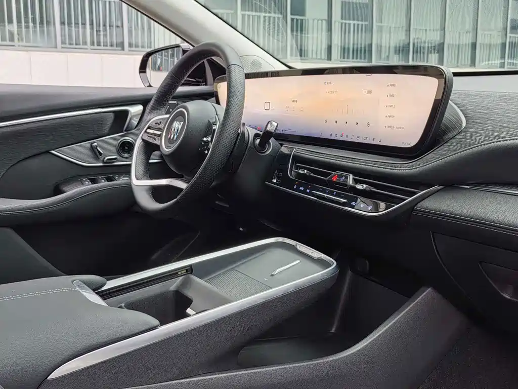 Buick LaCrosse — миниатюра 18
