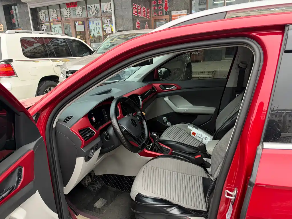 Volkswagen T-Cross — миниатюра 2