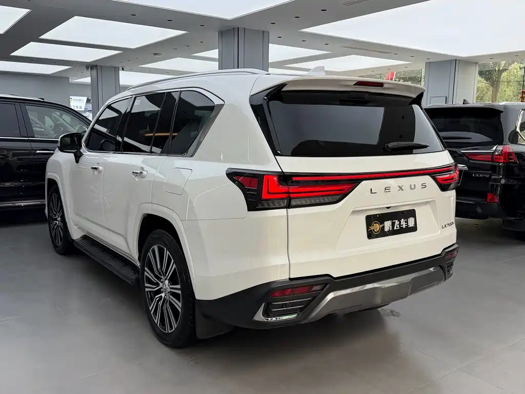 Lexus LX — миниатюра 21