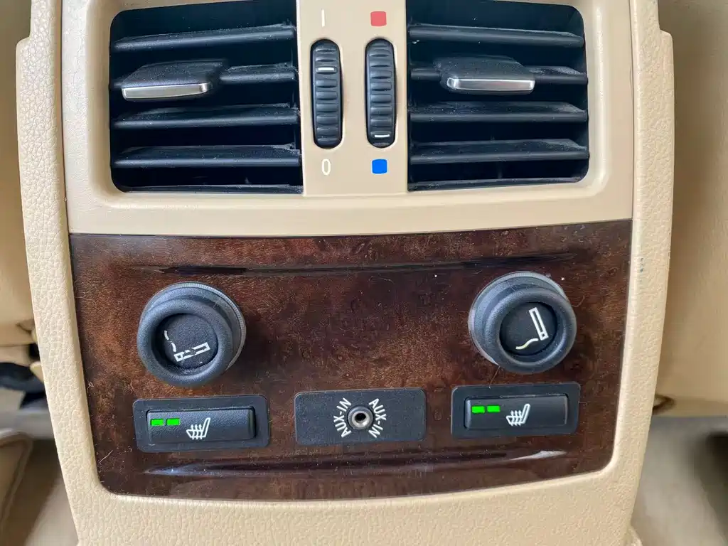 BMW 5 Series — миниатюра 7