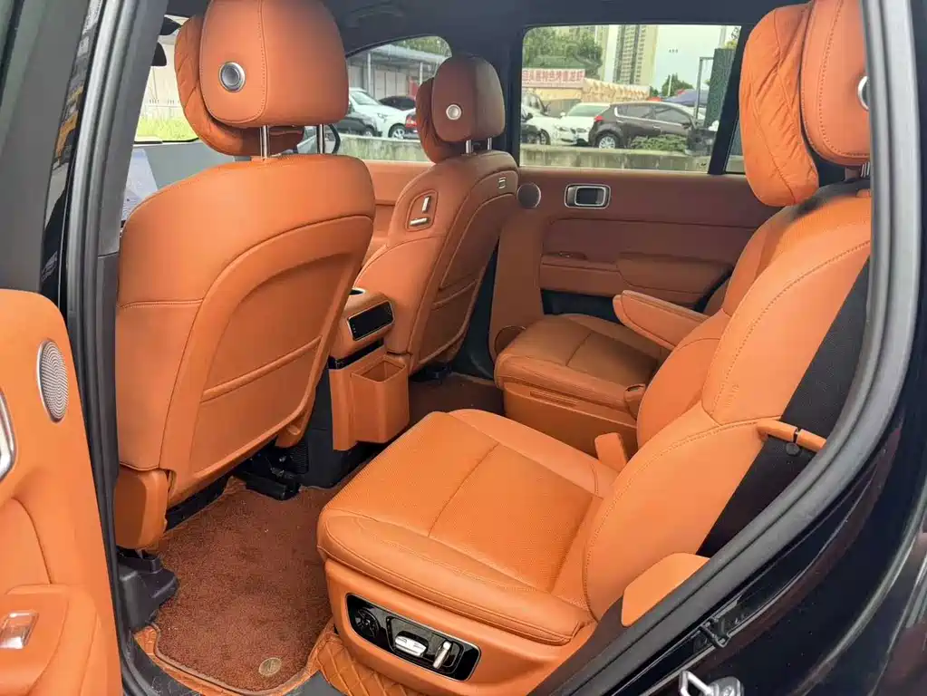 Li Auto Li L8 — миниатюра 2