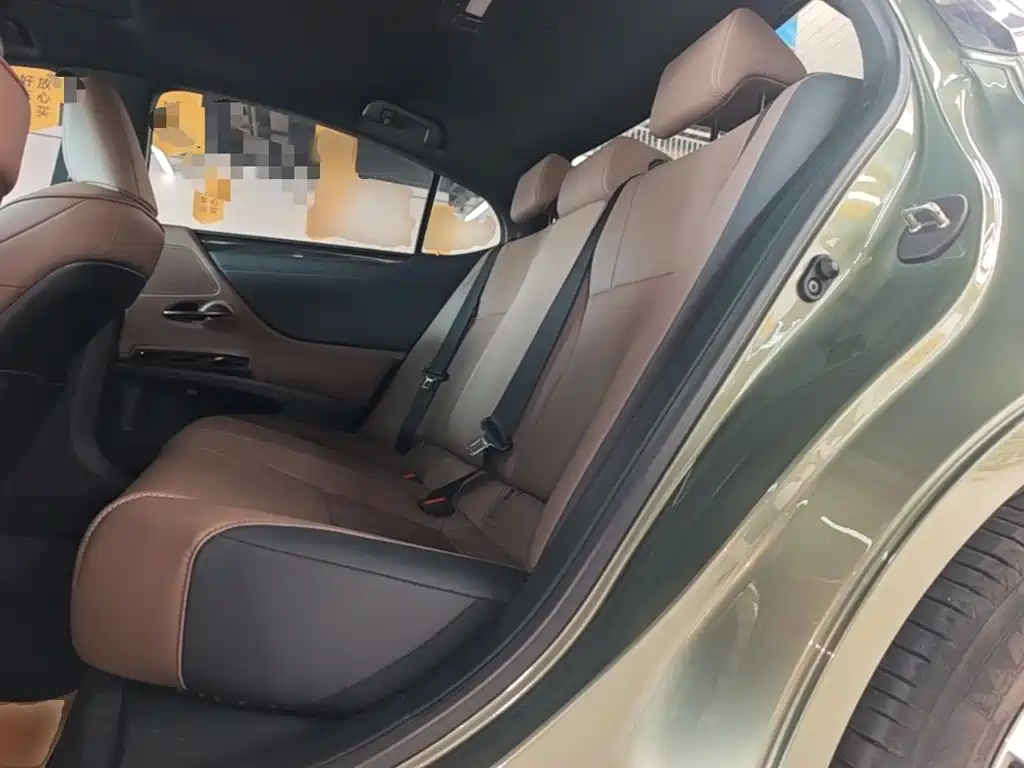 Lexus ES — миниатюра 17