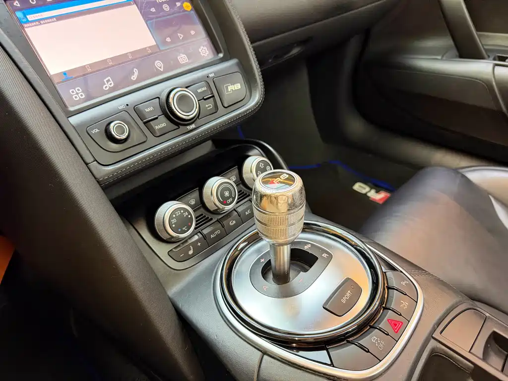 Audi R8 — миниатюра 18