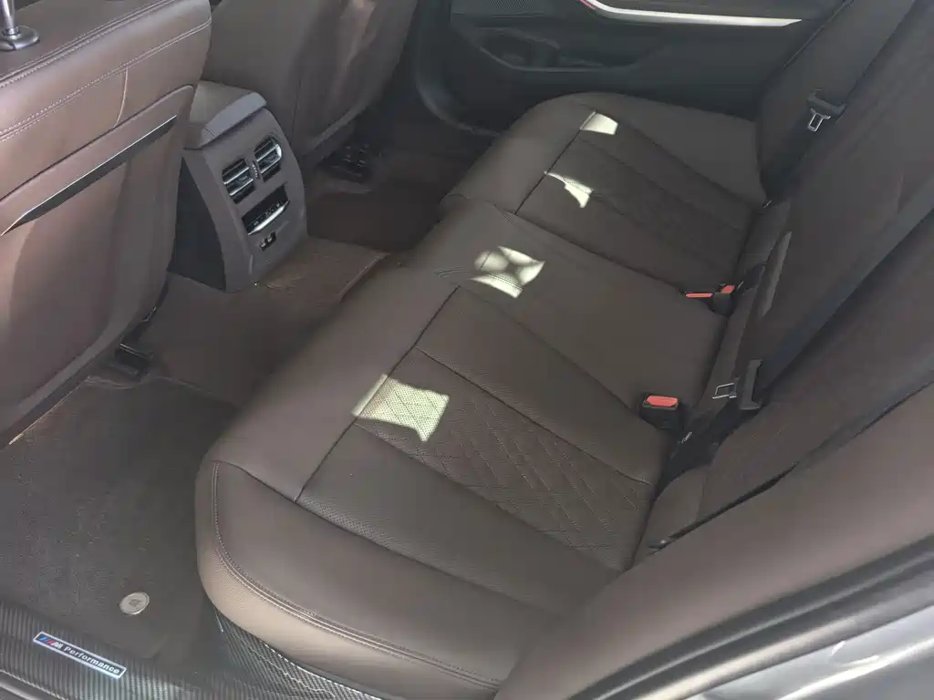 BMW 3 Series — миниатюра 11