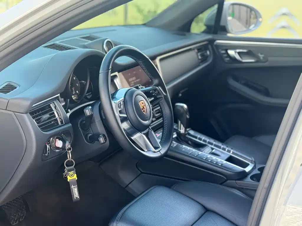 Porsche Macan — миниатюра 21