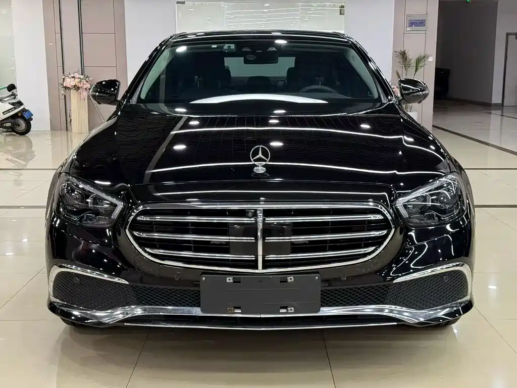 Mercedes-Benz E-Class — миниатюра 2