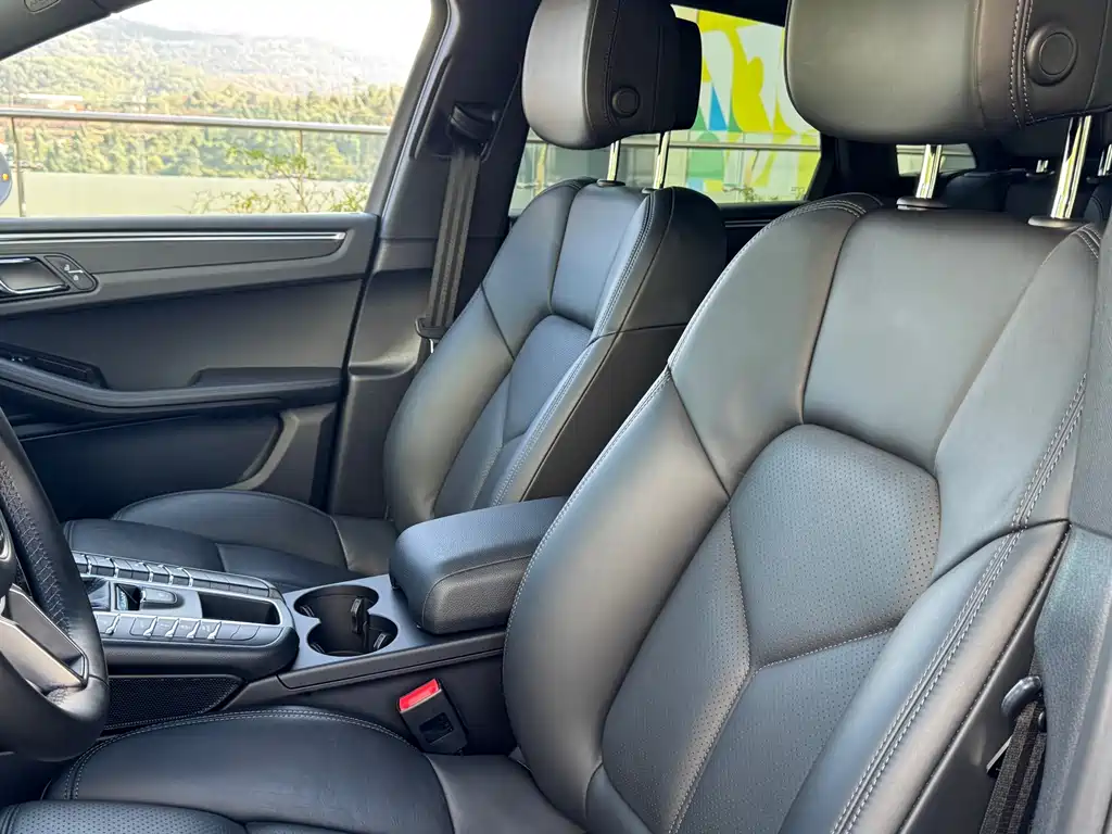 Porsche Macan — миниатюра 27
