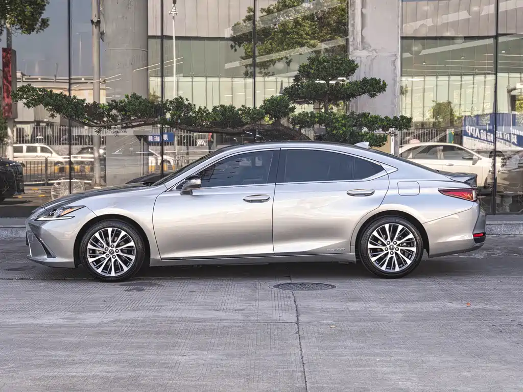 Lexus ES — миниатюра 4