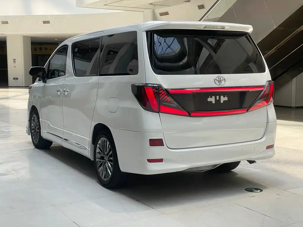 Toyota Alphard 2012 3.5L Luxury