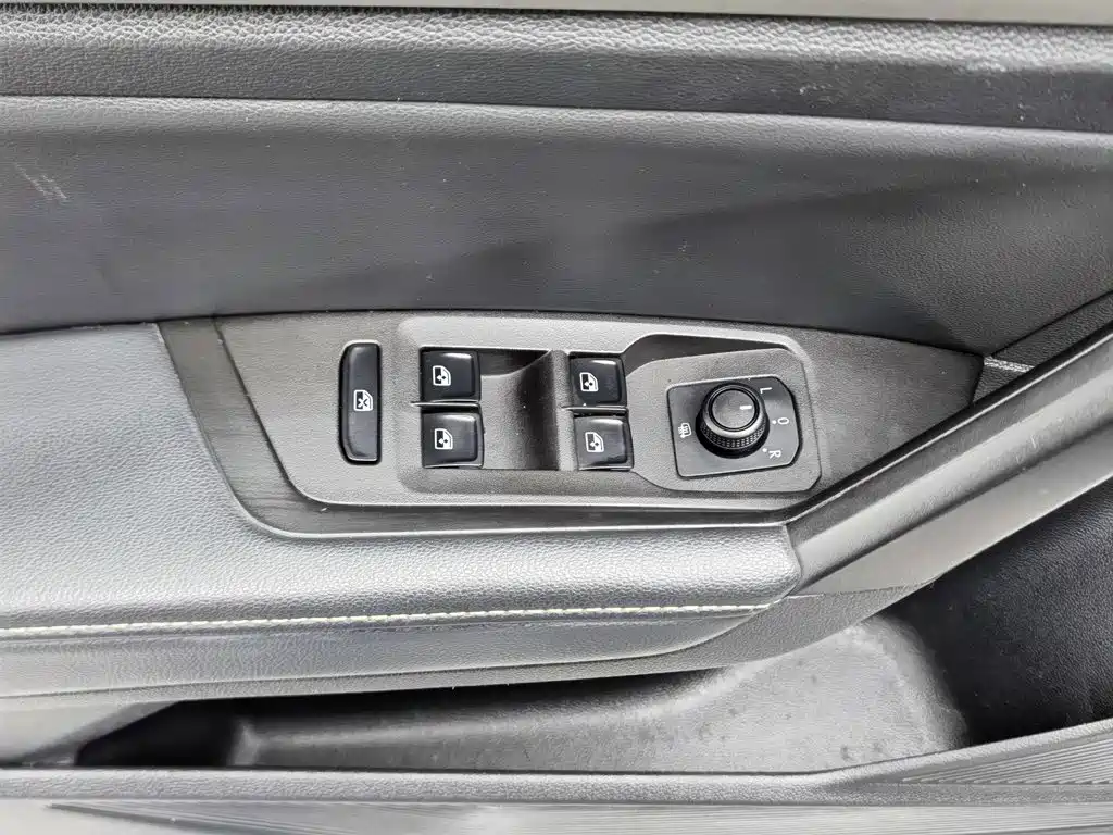 Volkswagen Lavida — миниатюра 9