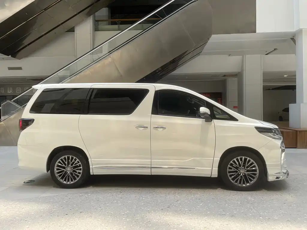 Toyota Alphard 2012 3.5L Luxury