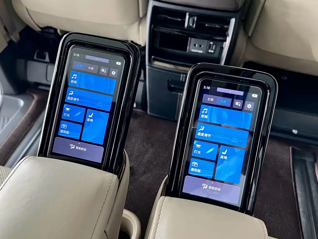 Toyota Alphard — миниатюра 23
